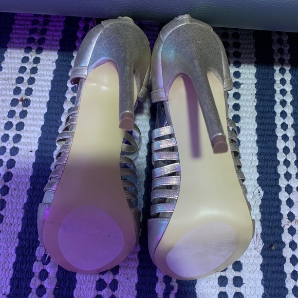 MixNo6 metallic gold strapy heels size 8.5 - Picture 4 of 5